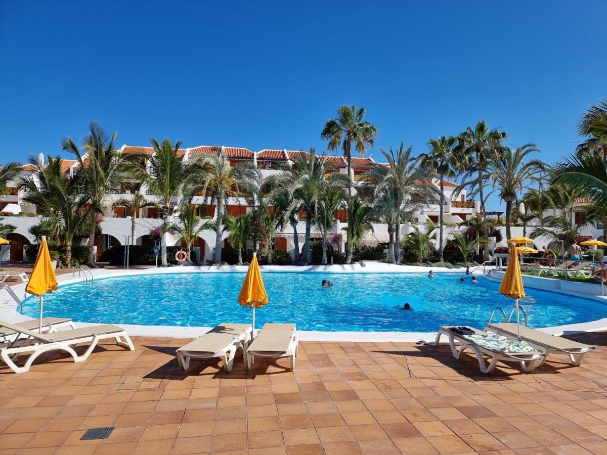 Studio Apartment No 1 Directly On The Beach And Sea, Terrace, Heated Pool, Wifi Playa de las Americas  Ngoại thất bức ảnh