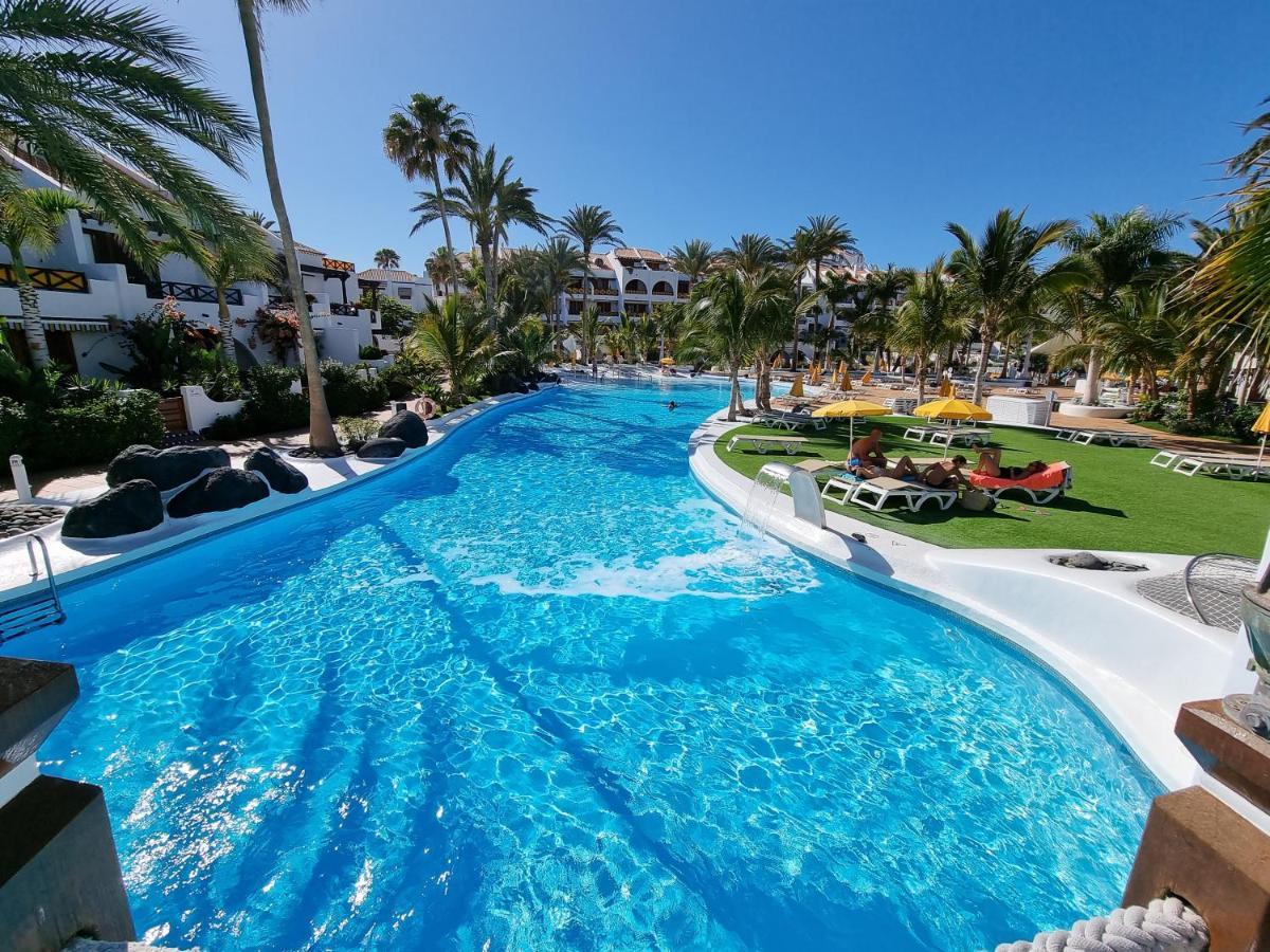 Studio Apartment No 1 Directly On The Beach And Sea, Terrace, Heated Pool, Wifi Playa de las Americas  Ngoại thất bức ảnh