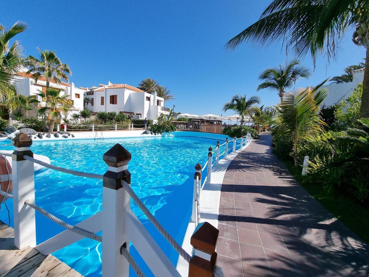 Studio Apartment No 1 Directly On The Beach And Sea, Terrace, Heated Pool, Wifi Playa de las Americas  Ngoại thất bức ảnh