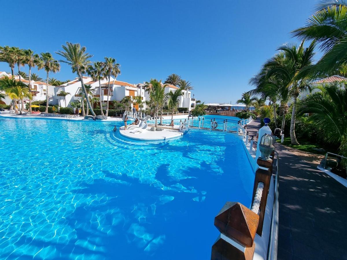 Studio Apartment No 1 Directly On The Beach And Sea, Terrace, Heated Pool, Wifi Playa de las Americas  Ngoại thất bức ảnh