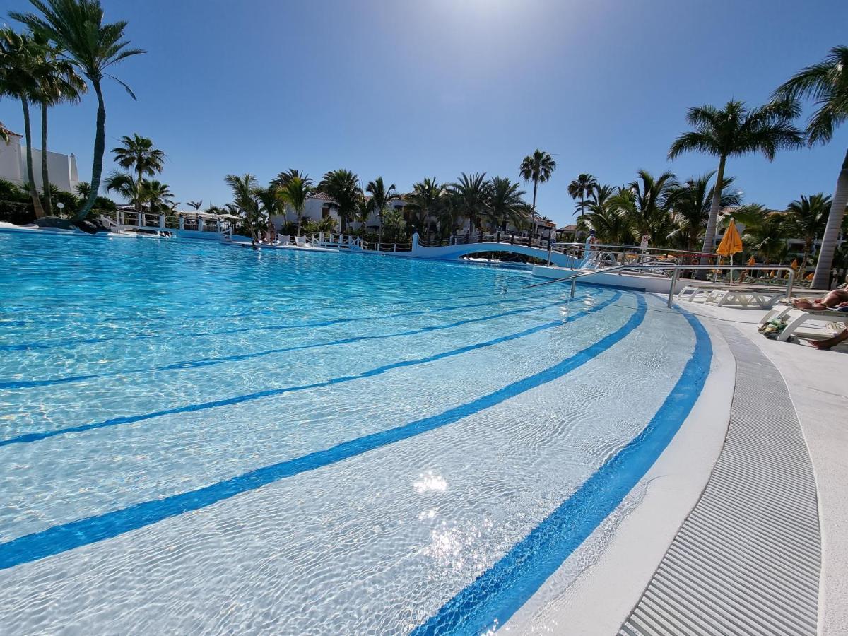 Studio Apartment No 1 Directly On The Beach And Sea, Terrace, Heated Pool, Wifi Playa de las Americas  Ngoại thất bức ảnh